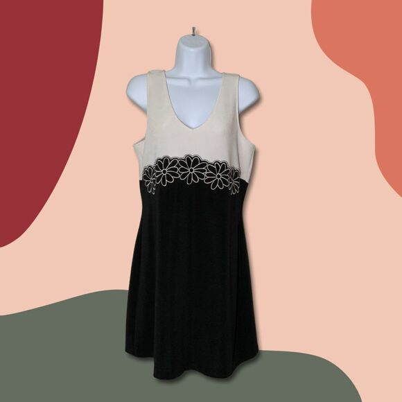 Ricki’s Black and Cream, Fit and Flare Sleeveless Dress Size 11/12 - Picture 1 of 7